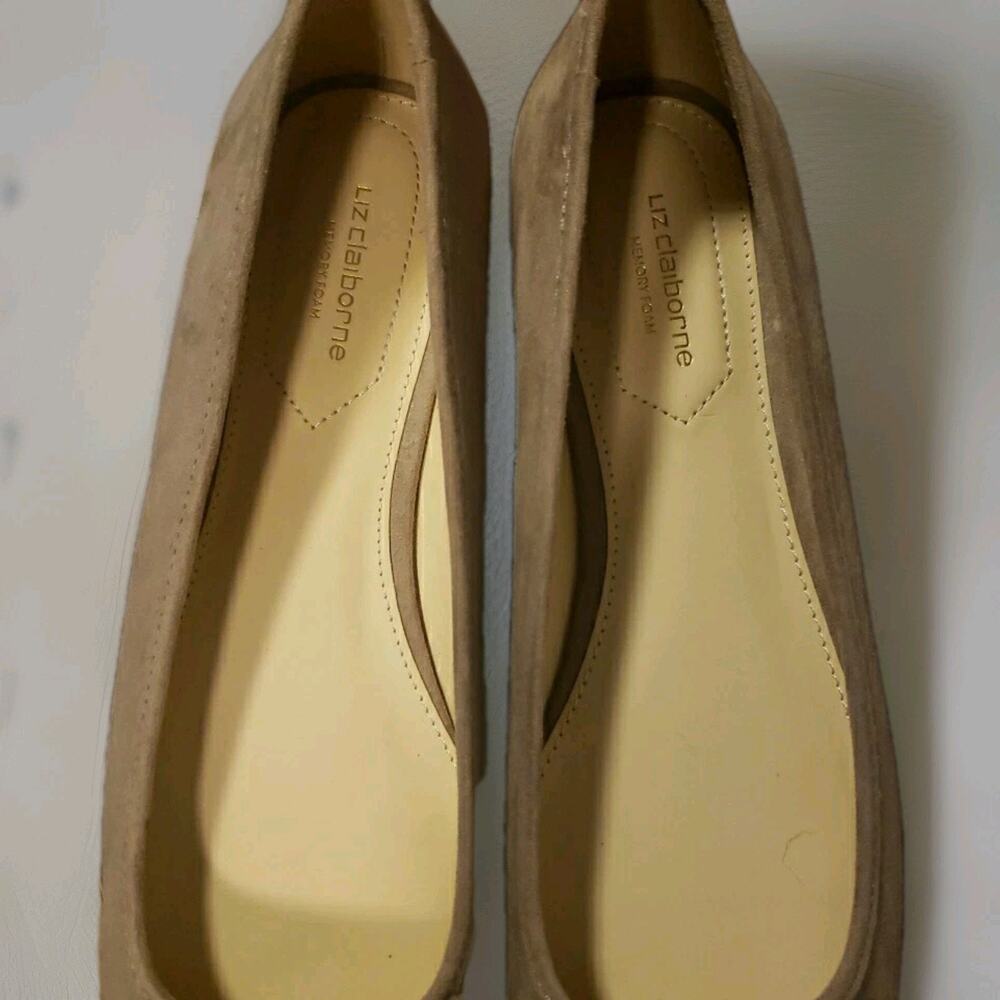 Liz Claiborne 8M Ballet Flats Tan Suede Square Toe Flushing Slip On Memory Foam - Picture 7 of 11